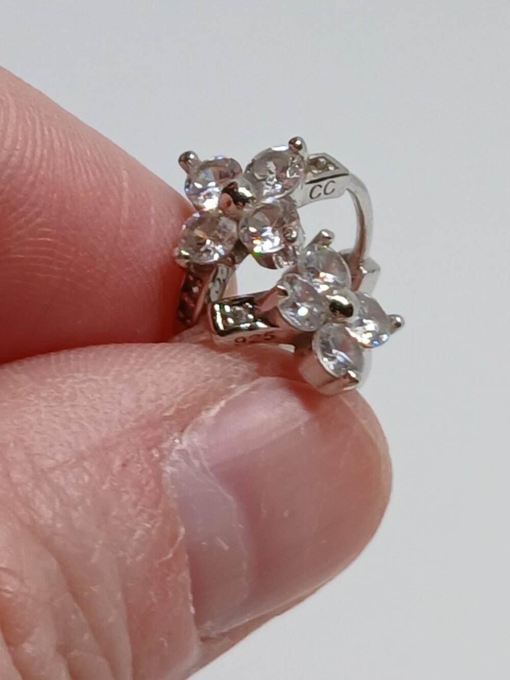 Vintage STERLING SILVER 925 HUGGIE FLOWER HOOP EARRINGS E-25